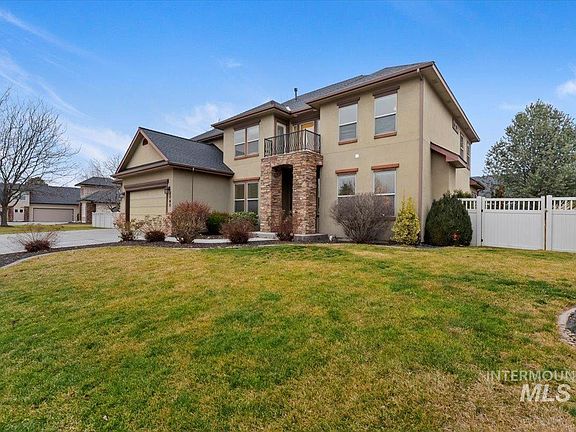 3rd image of 2060 E Lobelia St