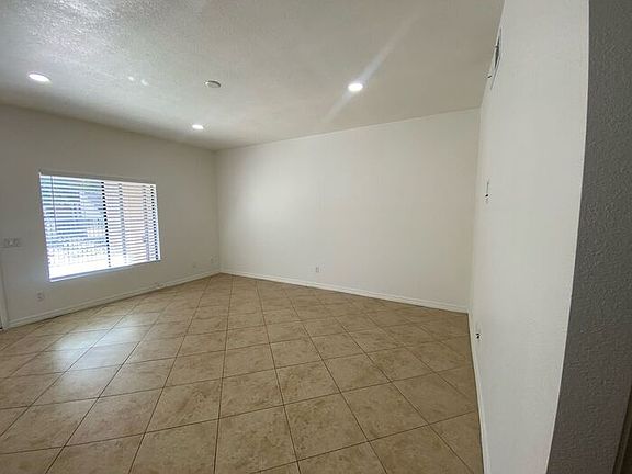 4th image of 11666 N 28th Dr Unit 142