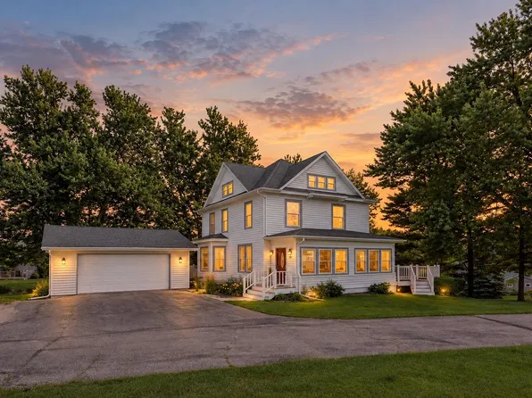 607 Dodge St, Mineral Point, WI 53565
