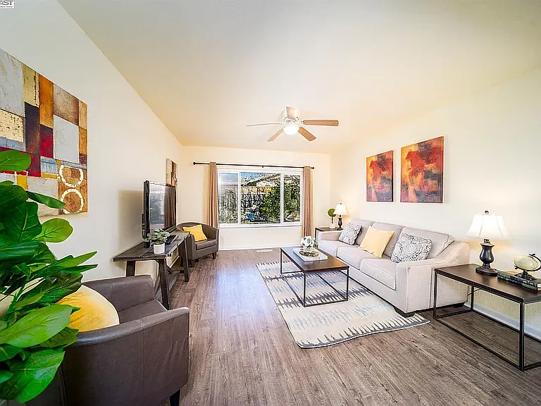 35920 Ashton Pl — Photo 3