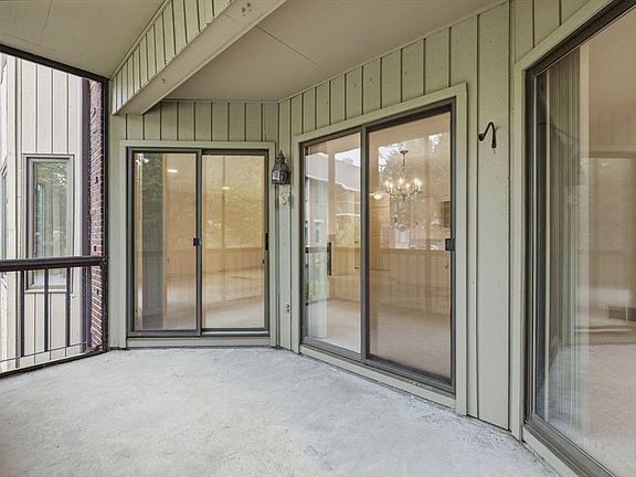4th image of 770 Salisbury St #330
