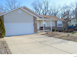 2 Valley Ct, Saint Clair, MO 63077