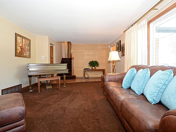 5th image of 86 Rosewood Ln