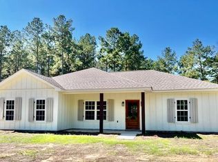 183 Old Schoolhouse Rd, Ellisville, MS 39437