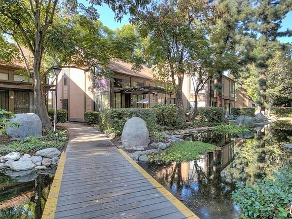 2nd image of 10639 Lakefront Dr