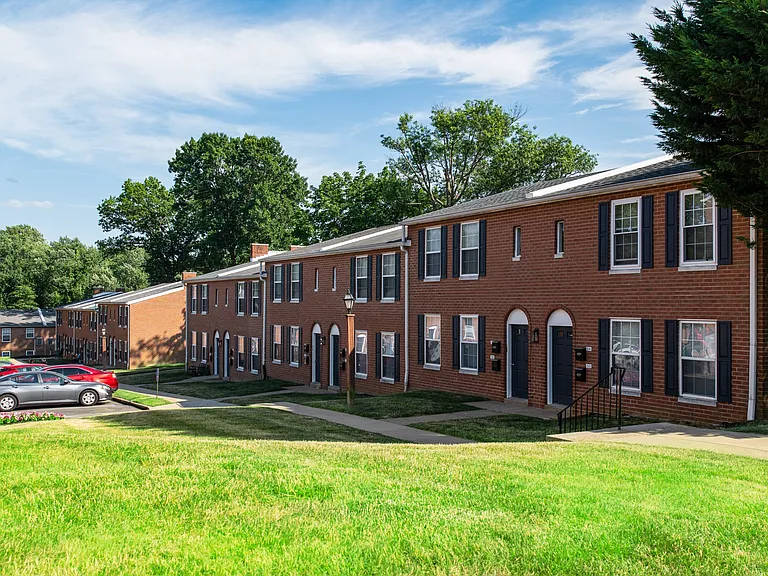 Rushwood Apartments — Photo 9