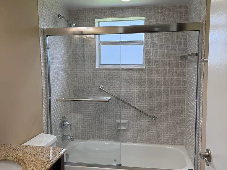 119 Burgundy Dr #C — Photo 11