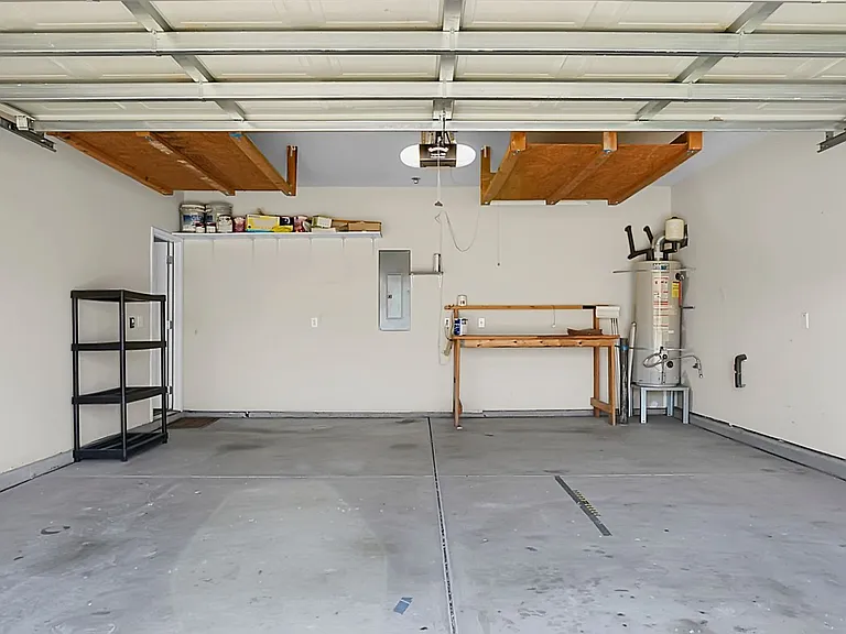 8003 Henderson Rd — Photo 43