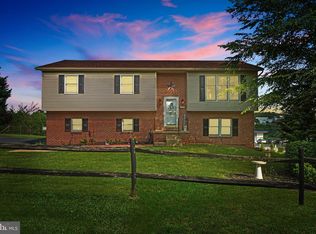 60 Finch Dr, York, PA 17404