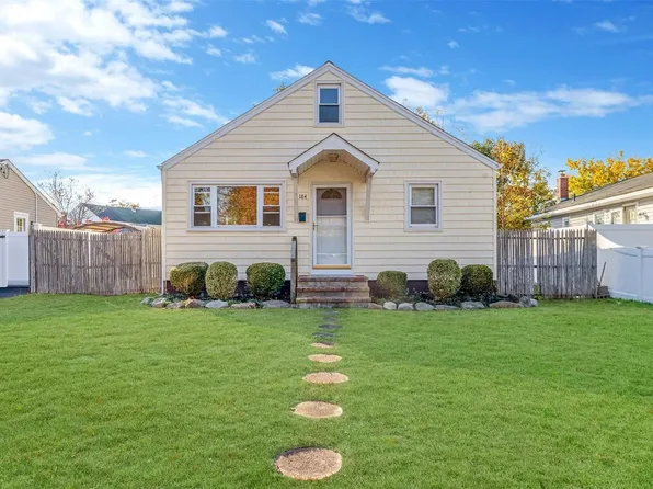 184 Rider Ave, Patchogue, NY 11772