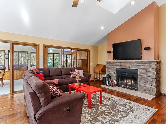 3rd image of 156 Abbey Springs Dr
