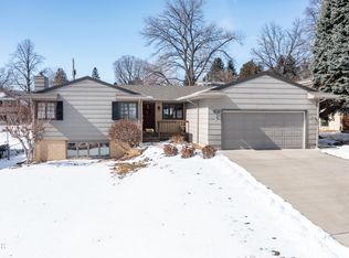 1232 E Coulee Rd, Bismarck, ND 58501