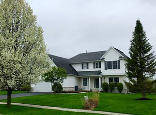 2282 Woods Edge Rd, Perrysburg, OH 43551