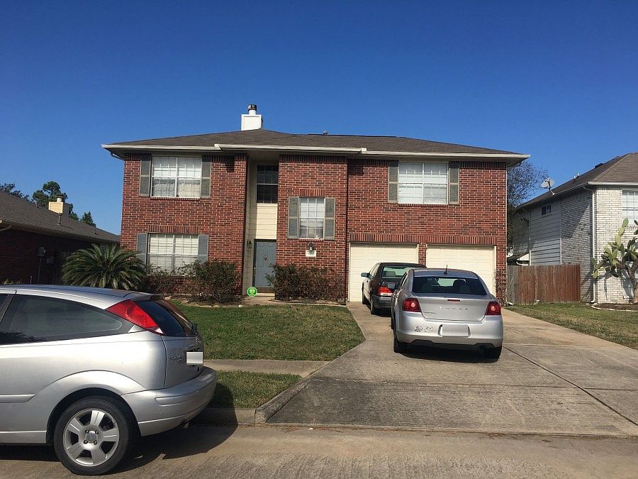 1st image of 17610 Coventry Oaks Dr