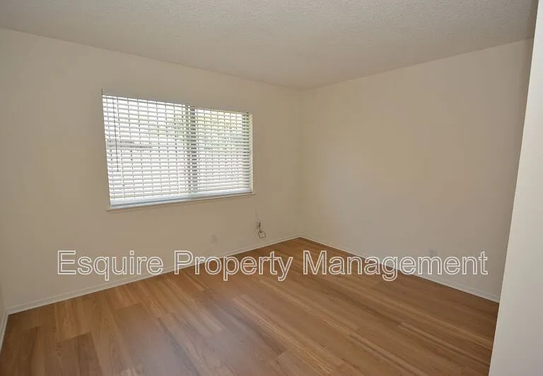240 Alpine St — Photo 15