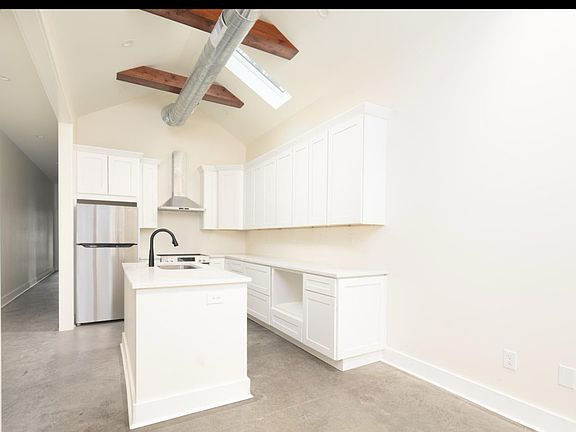 4th image of 451 Smith St