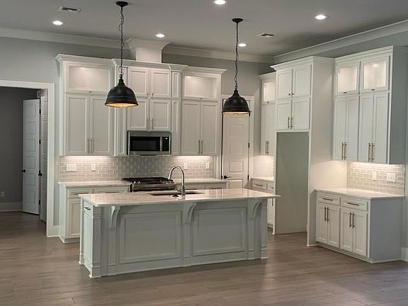 4th image of 470 Stacey Ln