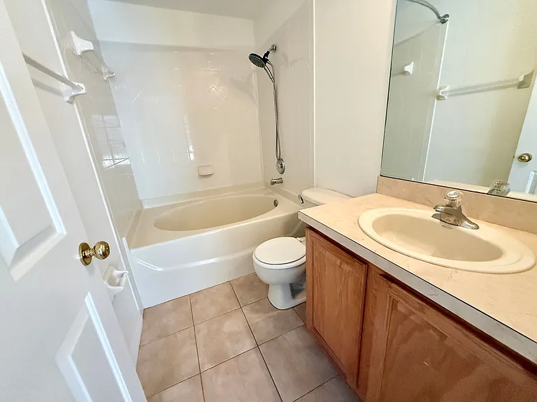 3846 Mandalay Dr — Photo 21
