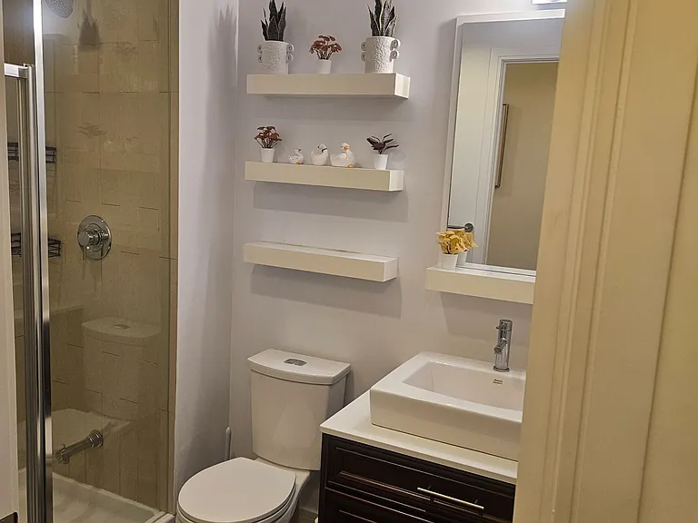 9199 Yonge St #318 — Photo 10