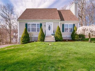 111 Nutmeg Hill Rd, Hamden, CT 06514