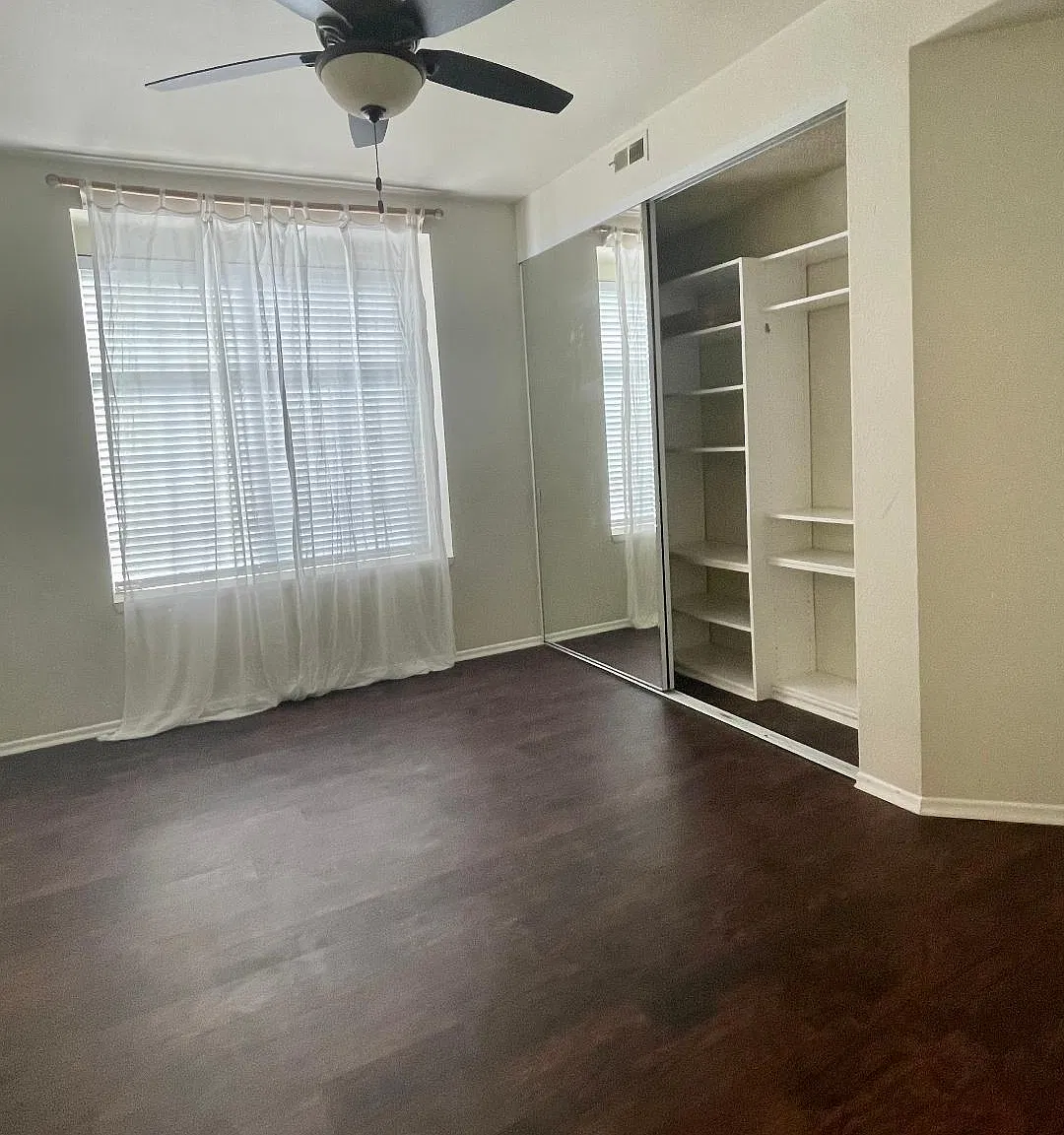 2 bed, 1071 sqft, $3,800 — Photo 3