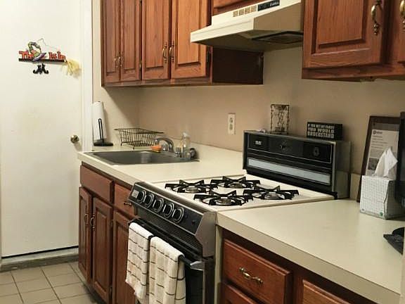 3rd image of 211 W 80th St APT 2A