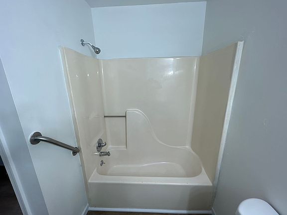 3rd image of 121 Belmont St #6