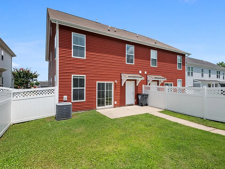 Lovell Cove - Liberty Military Housing — Photo 3