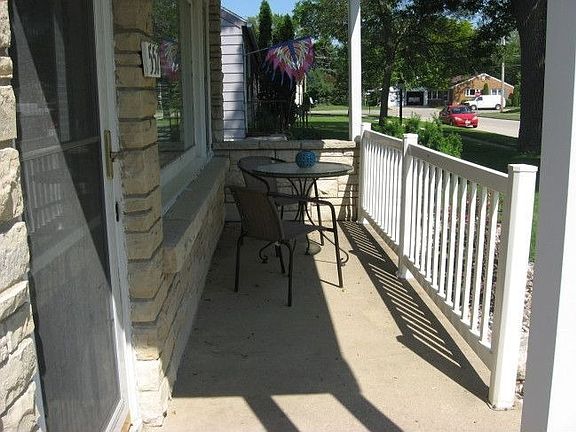 2nd image of 557 Drury Pl