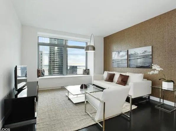 123 Washington Street 44G image 1 of 4