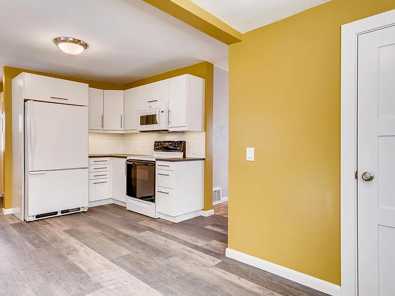 1237 Main St — Photo 9
