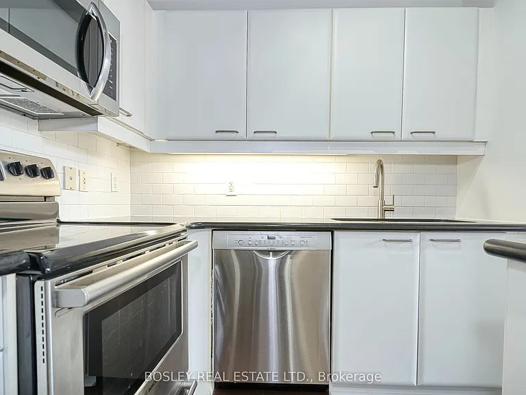 955 Queen St W #311 — Photo 19