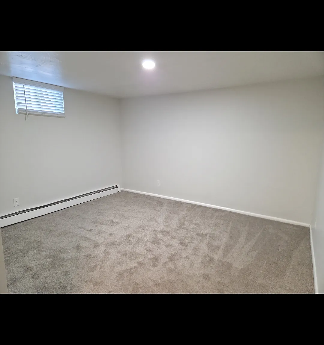 3 bed, 1700 sqft, $2,400 — Photo 3
