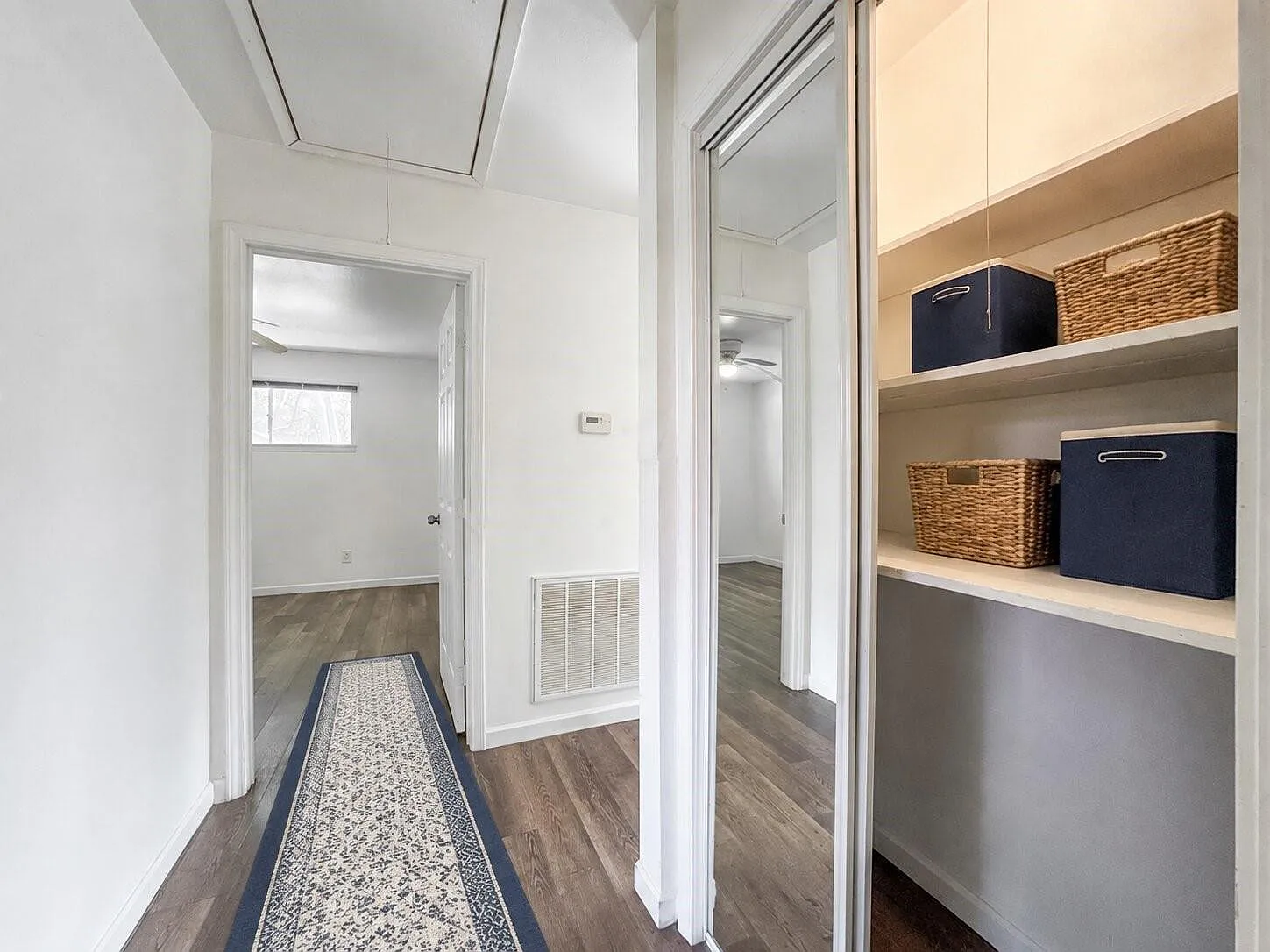 2 bed, 1.0 bath, 1560 sqft, $1,150 — Photo 2