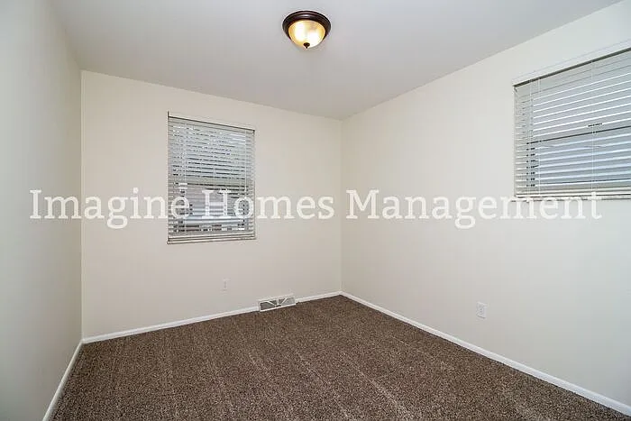 920 Yarger Dr — Photo 8