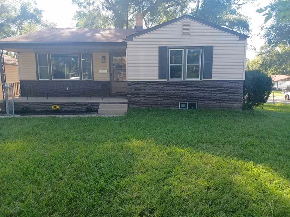 6328 N 45th St, Omaha, NE 68104