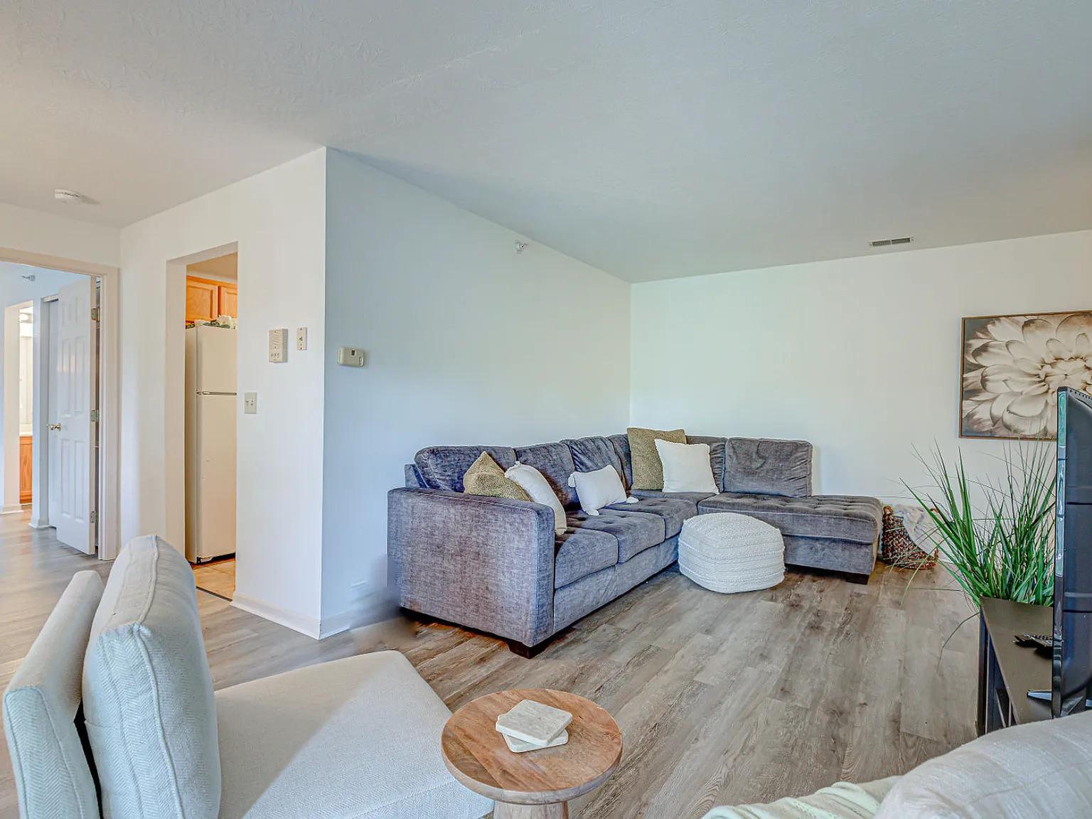 2 bed, 1150 sqft, $1,600 — Photo 4