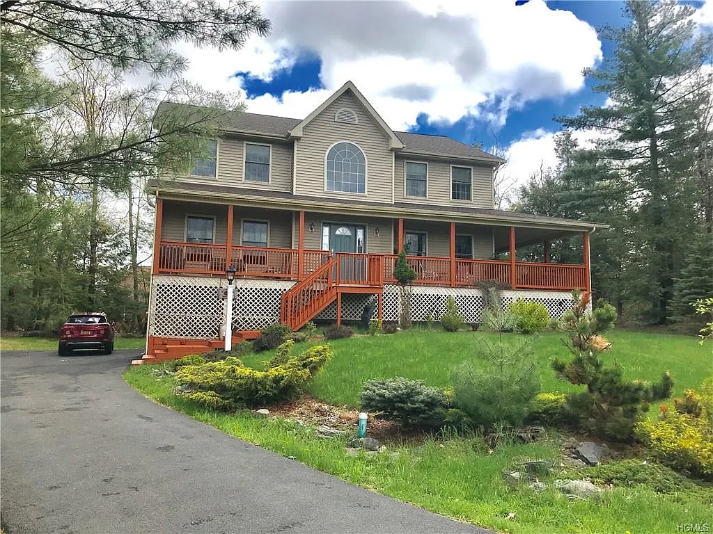 13 Danbury Ct photo 1