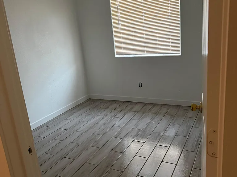 741 W Ocotillo St — Photo 2