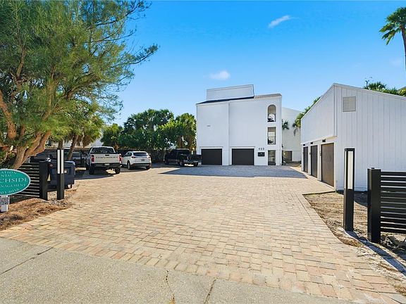 2nd image of 450 Beach Rd APT 3