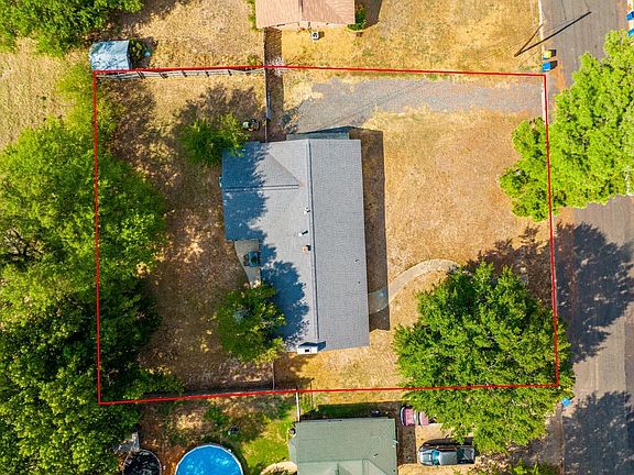 3rd image of 3105 Boettcher Dr