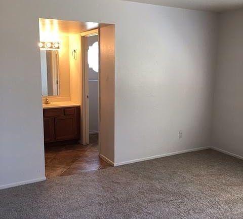 4th image of 16603 N 25th St #116