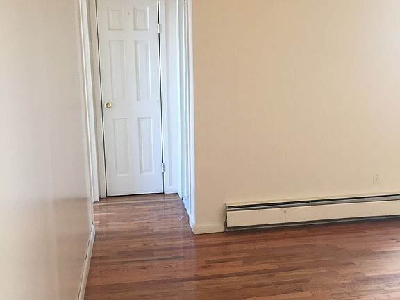 3rd image of 514 Tinton Ave APT 24N