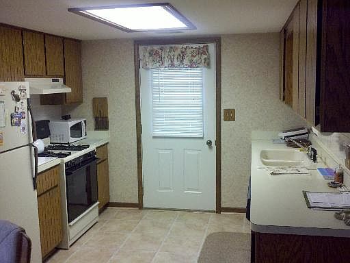 2nd image of 414 Marion St