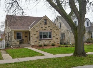 5662 N Argyle Ave, Glendale, WI 53209