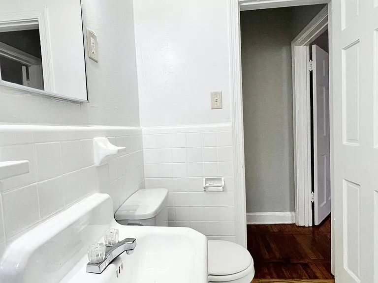 1441 Somerset Pl NW #202 — Photo 12