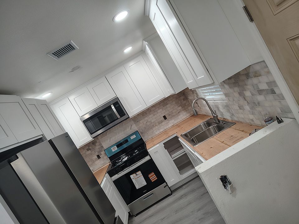 2nd image of 218 E F St #B