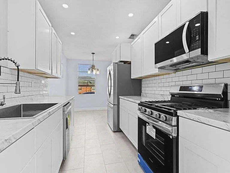 139 Alma Ct — Photo 6
