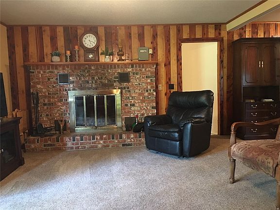 5th image of 10083 Fairview Ln