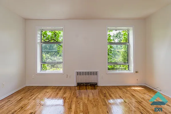 Rented by EXR | media 18